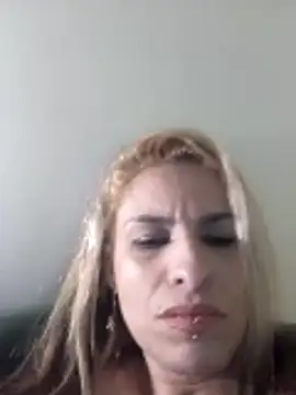 Snapshot of garotasexual chatting on June 15, 2026, 12:44 am garotasexual online show from June 15, 2026, 12:44 am