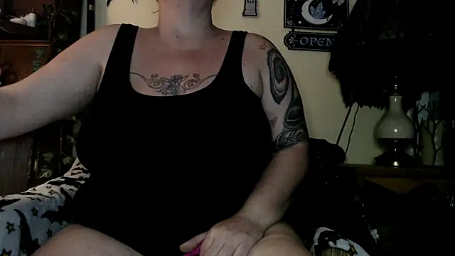 Snapshot of LeluLuvsYou chatting on March 12, 2025, 3:02 am LeluLuvsYou online show from March 12, 2025, 3:02 am