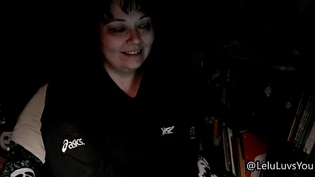 Snapshot of LeluLuvsYou chatting on October 22, 2025, 5:29 am LeluLuvsYou online show from October 22, 2025, 5:29 am