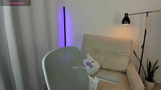 kim lian21 online show from November 14, 2025, 11:14 am