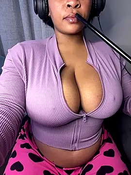 YellowHoneyDip online show from September 29, 2025, 8:21 am