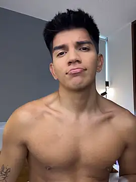 santiago 01 online show from May 2, 2026, 8:47 pm