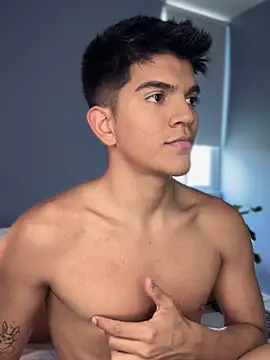 santiago 01 online show from September 8, 2025, 7:57 pm