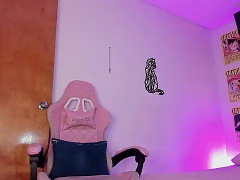 emily lady20 online show from November 27, 2025, 10:05 am