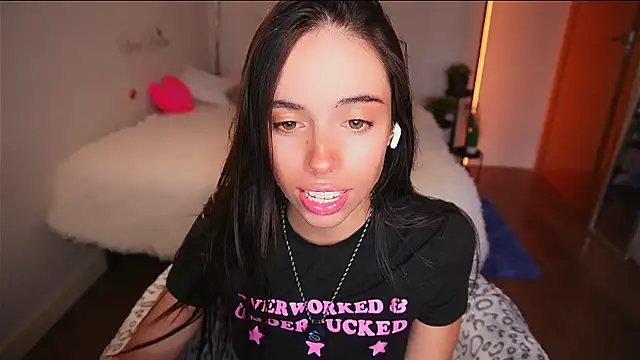 Dayna Nebula online show from January 12, 2026, 8:32 am