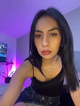 Snapshot of romma95 chatting on June 10, 2026, 6:42 pm romma95 online show from June 10, 2026, 6:42 pm