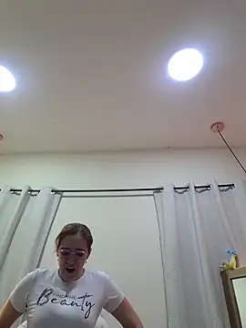 Snapshot of NaomiShimizu chatting on May 29, 2026, 8:37 pm NaomiShimizu online show from May 29, 2026, 8:37 pm