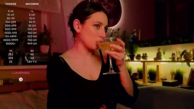 moon deity  online show from February 15, 2025, 9:39 pm