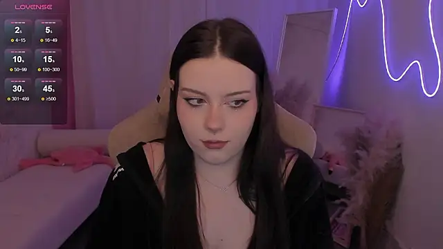 CoralineKeyns online show from February 17, 2026, 5:49 am