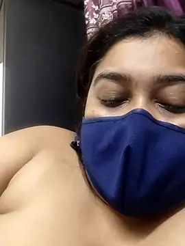 indianlisa5 online show from May 27, 2026, 9:44 pm
