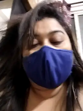 indianlisa5 online show from April 10, 2026, 9:22 pm