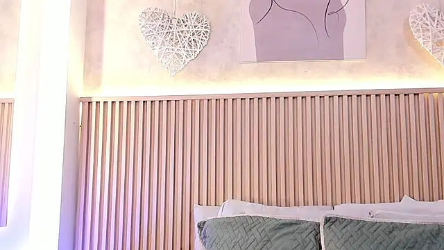 daiana curly online show from October 4, 2025, 8:21 pm