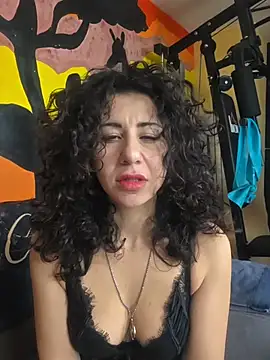 Concy de  online show from February 10, 2026, 9:03 pm