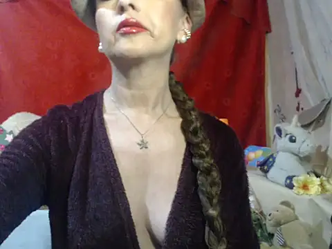 hottieperla online show from September 25, 2025, 4:35 pm