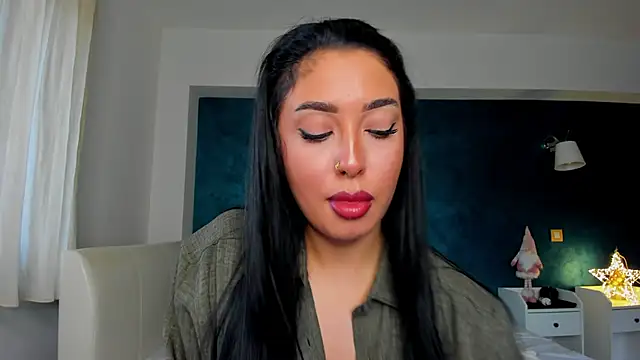 Awesome Jolie online show from March 12, 2025, 6:40 am