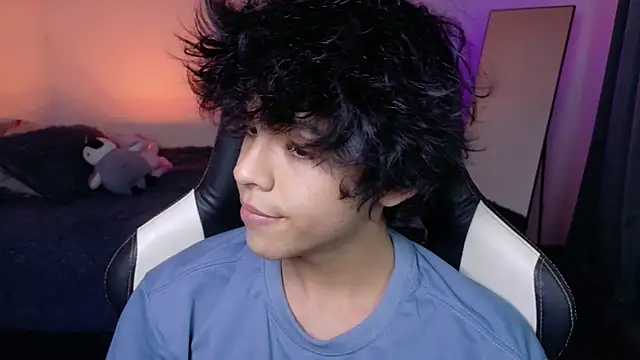 Alan26  online show from April 12, 2026, 5:22 am