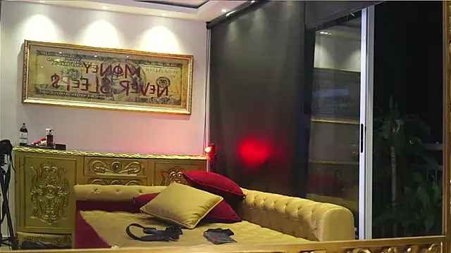 dantecoppolaa  online show from May 31, 2026, 1:55 am