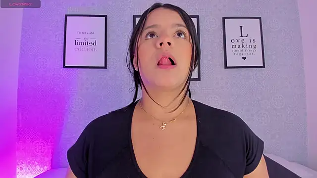 Natasha harper online show from November 4, 2025, 11:47 am