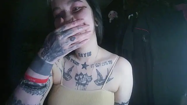 MoorderxDoll online show from February 4, 2025, 9:10 pm