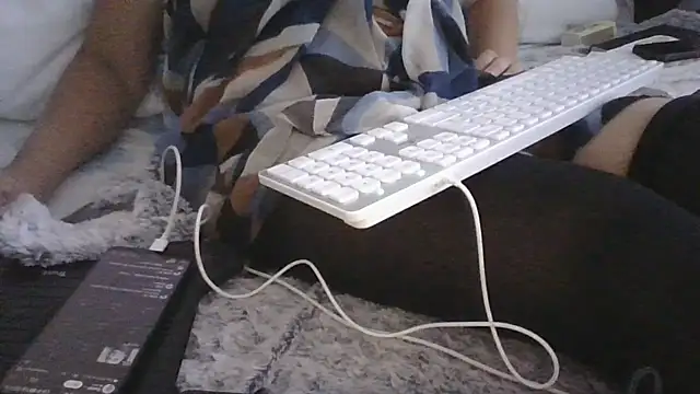 Snapshot of DragoneSFR chatting on July 14, 2026, 3:51 pm DragoneSFR online show from July 14, 2026, 3:51 pm