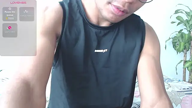 Aaronblack1  online show from December 15, 2025, 3:18 pm