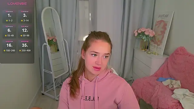 Snapshot of LovelyJessie chatting on October 8, 2025, 9:00 am LovelyJessie online show from October 8, 2025, 9:00 am