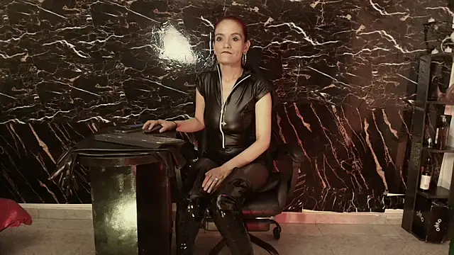 Julieta Wall  online show from September 14, 2025, 10:32 pm