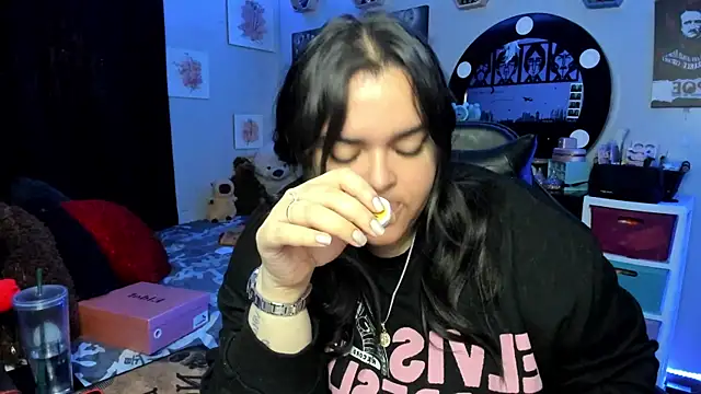 Luise Meyrink online show from November 21, 2025, 3:05 am