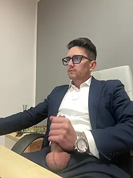 masterboss  online show from February 19, 2026, 12:46 pm