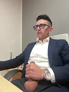 masterboss  online show from February 25, 2026, 1:33 pm