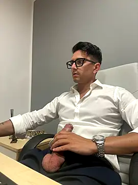 masterboss  online show from September 18, 2025, 11:46 am