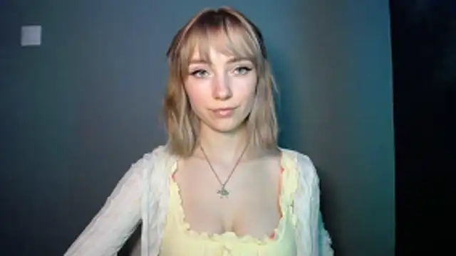 LuciaYoung online show from February 24, 2026, 7:26 pm