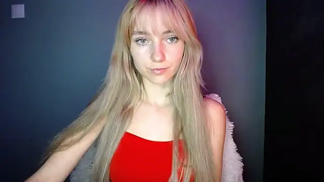 LuciaYoung online show from November 15, 2025, 8:13 pm