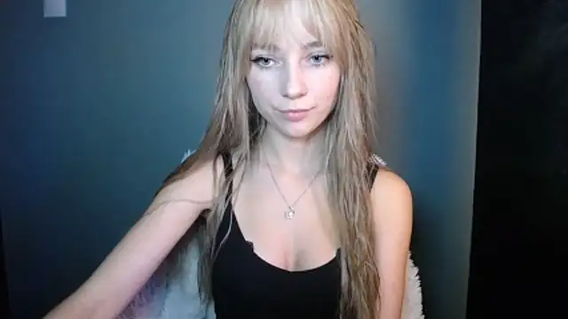 LuciaYoung online show from October 24, 2025, 6:51 pm