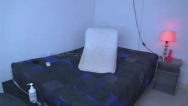 argiee taylorxs2 online show from September 16, 2025, 2:34 am