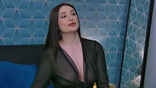 Snapshot of KassieWeins chatting on June 14, 2026, 6:53 pm KassieWeins online show from June 14, 2026, 6:53 pm