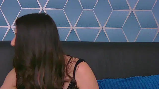 Snapshot of KassieWeins chatting on February 14, 2026, 7:47 pm KassieWeins online show from February 14, 2026, 7:47 pm