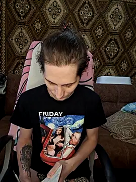 Nikki Sandy online show from October 3, 2025, 8:38 am