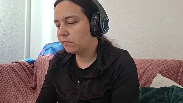 Snapshot of Cyndee_Winter chatting on June 10, 2026, 3:46 pm Cyndee Winter online show from June 10, 2026, 3:46 pm