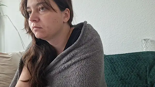 Cyndee Winter online show from October 11, 2025, 11:55 am