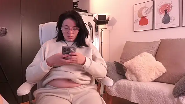 Anah s online show from December 19, 2025, 2:26 am