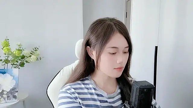 Snapshot of Wofeifei-baby chatting on September 15, 2025, 1:39 am Wofeifei-baby online show from September 15, 2025, 1:39 am