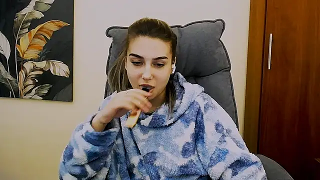 Lili magic online show from February 22, 2025, 4:51 pm