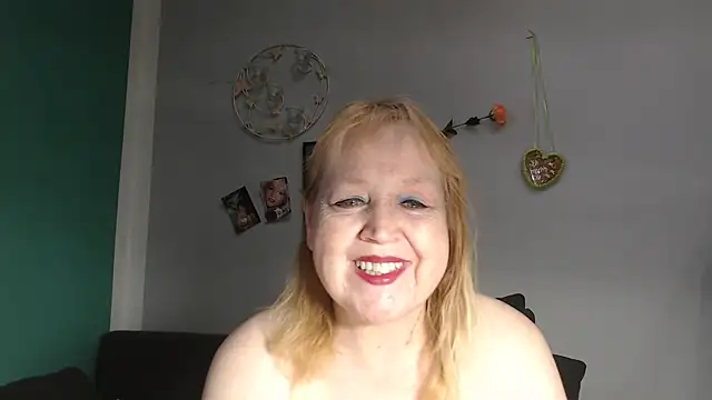 Snapshot of Blasflittchen chatting on March 22, 2026, 11:56 am Blasflittchen online show from March 22, 2026, 11:56 am