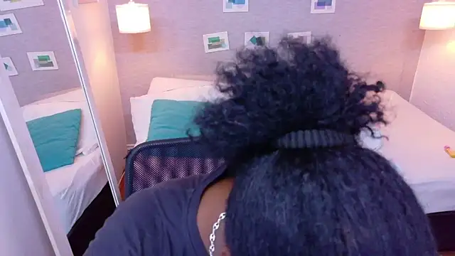 kiara evanss online show from October 29, 2025, 3:00 pm