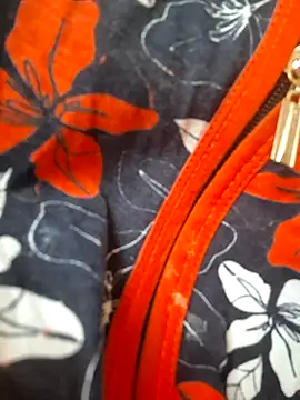 Elza kom online show from September 17, 2025, 5:20 am