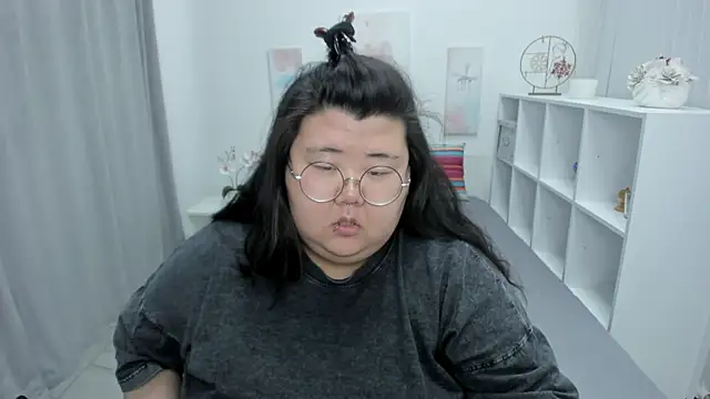 Snapshot of Nadine_asian chatting on June 4, 2026, 1:10 am Nadine asian online show from June 4, 2026, 1:10 am