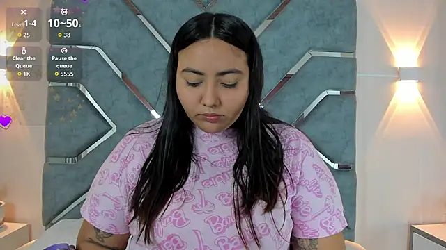 LucciaPorter online show from July 7, 2026, 1:58 pm