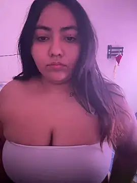 LucciaPorter online show from June 7, 2026, 1:38 pm