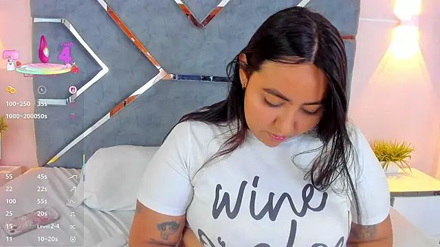 LucciaPorter online show from March 16, 2026, 1:37 pm